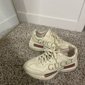 Gucci Cream Sneakers with Red & Green Web Stripe